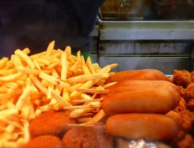 Αυτός είναι ο λόγος που οι γυναίκες πρέπει να αποφεύγουν τα πολλά τηγανητά